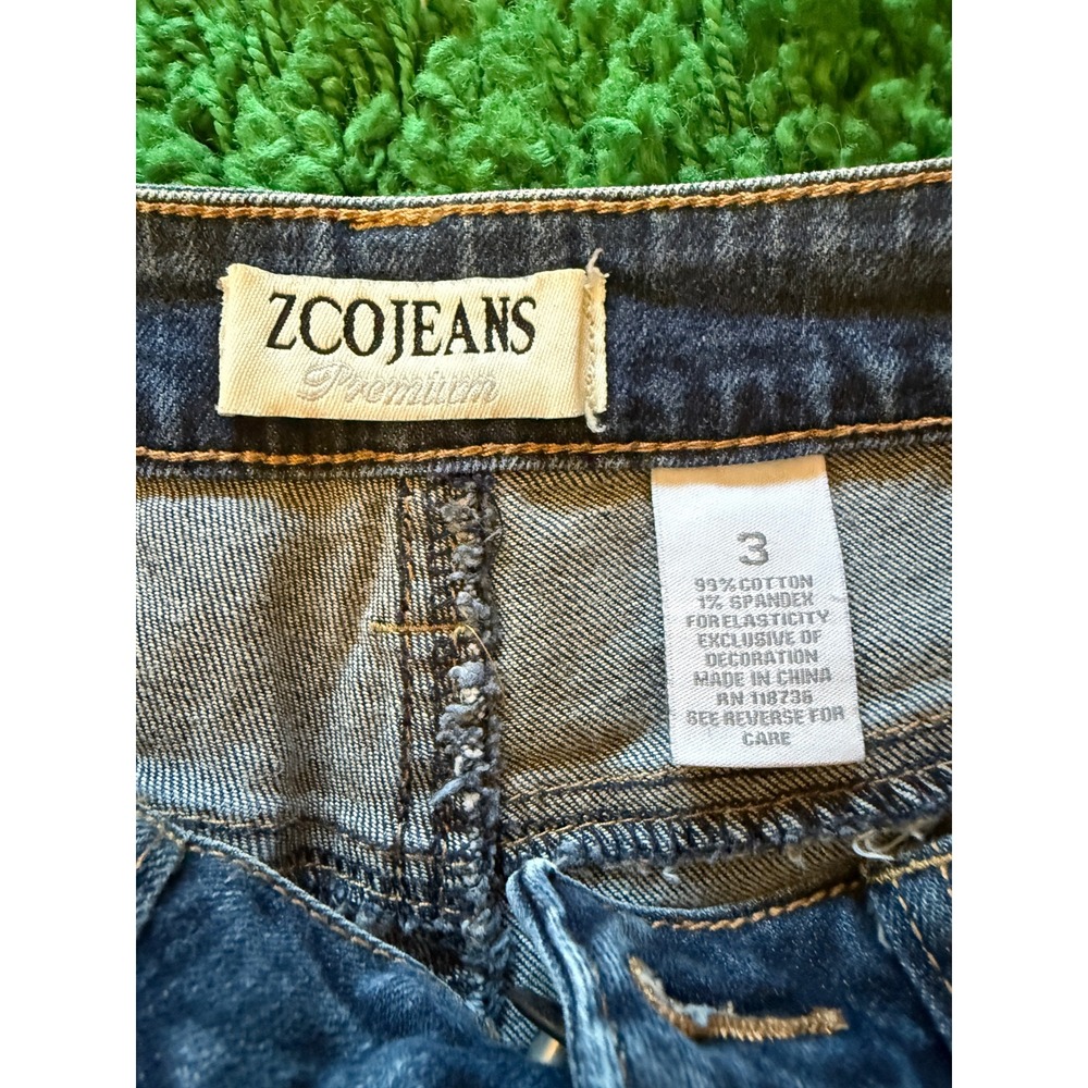 ZCOJEANS Premium Floral Embroidered Distressed Denim Shorts Blue Size 3 - Picture 5 of 7